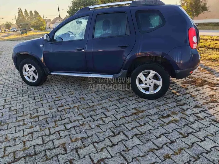 Dacia Duster 2011 photo 4