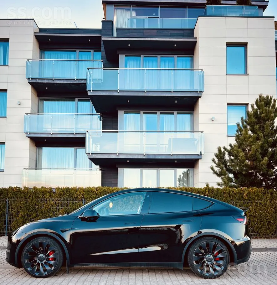 Tesla Model Y 2022 photo 4