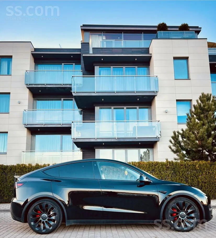 Tesla Model Y 2022 photo 3