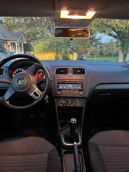 Volkswagen Polo 2012 photo 3