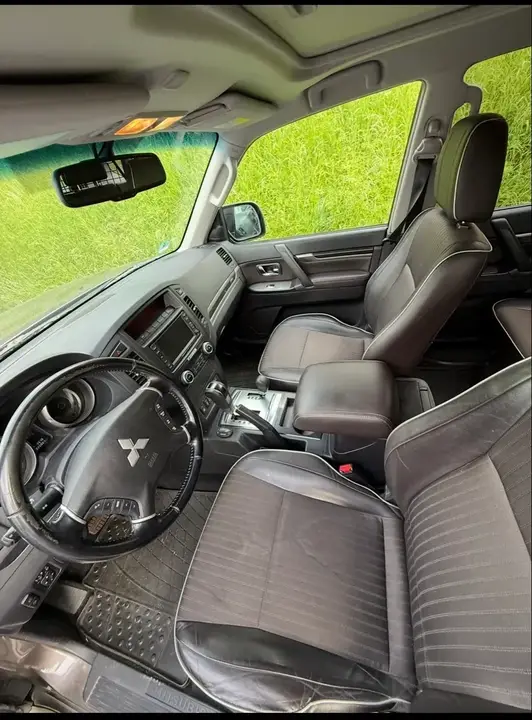 Mitsubishi Pajero 2010 photo 3