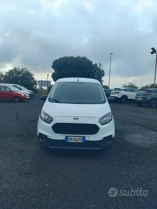 Ford Transit Courier 2023 photo 5