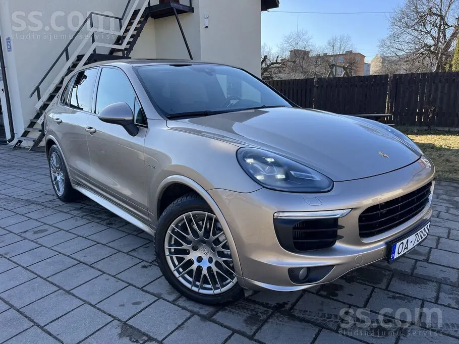 Porsche Cayenne 2016 photo 2