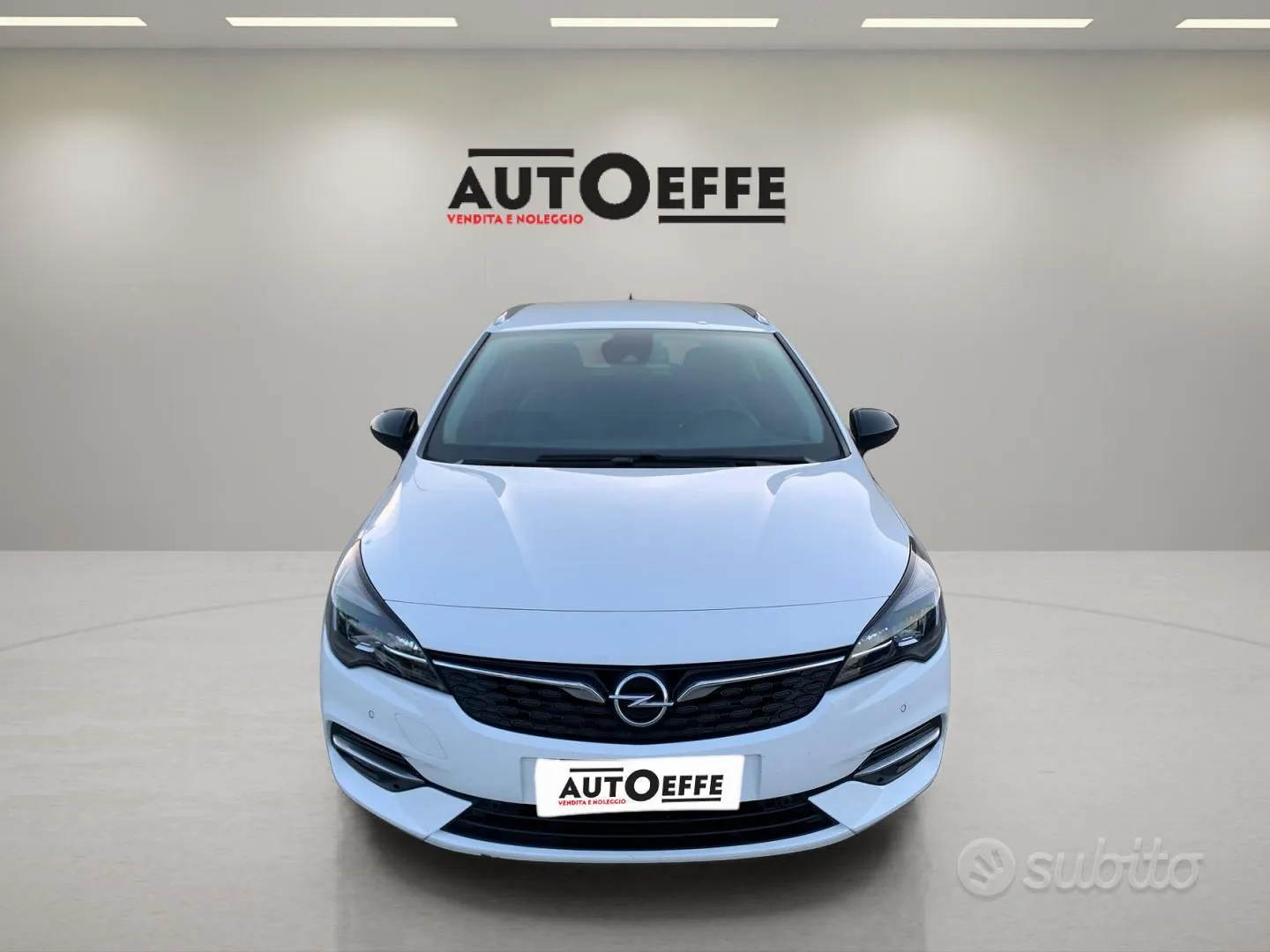 Opel Astra 2022 photo 2
