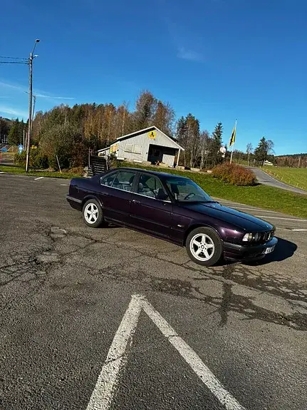 BMW 520I