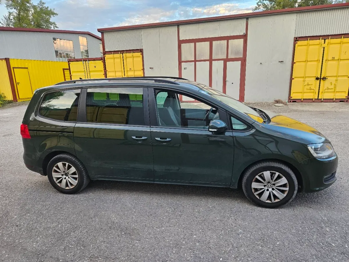 Volkswagen Sharan 2012 photo 2