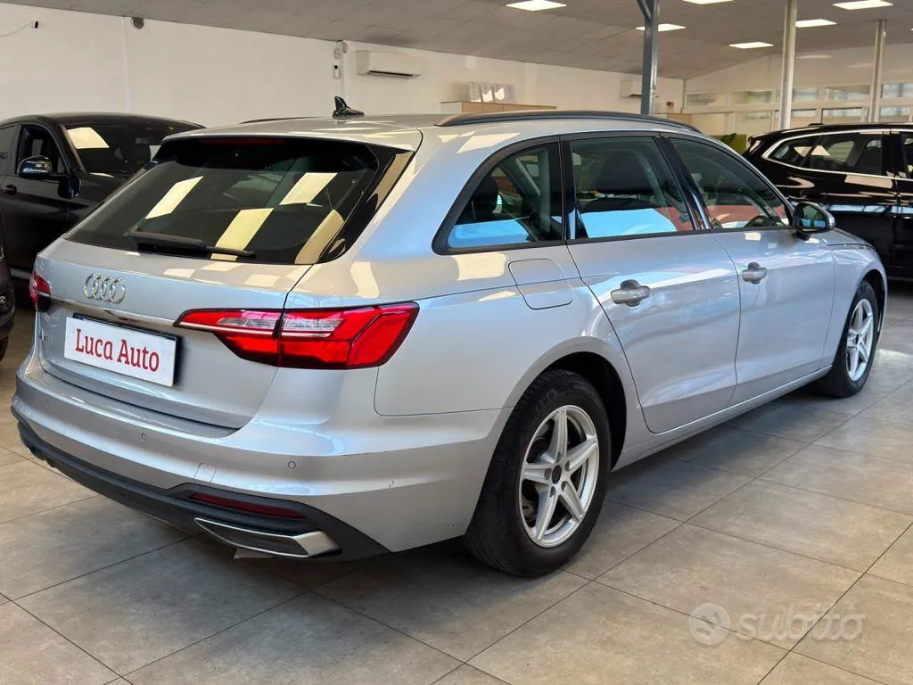 Audi A4 Avant 2022 photo 4
