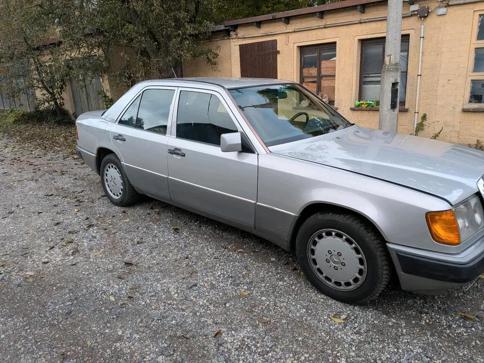 Mercedes-Benz W124