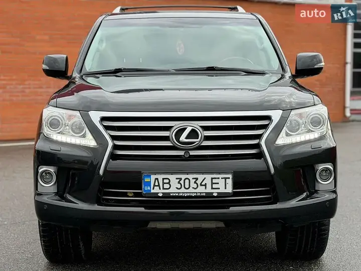Lexus Lx 2012 photo 2