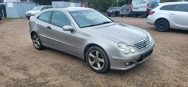 Mercedes-Benz C200