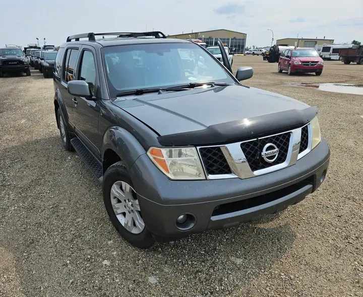 Nissan Pathfinder 2006 photo 2