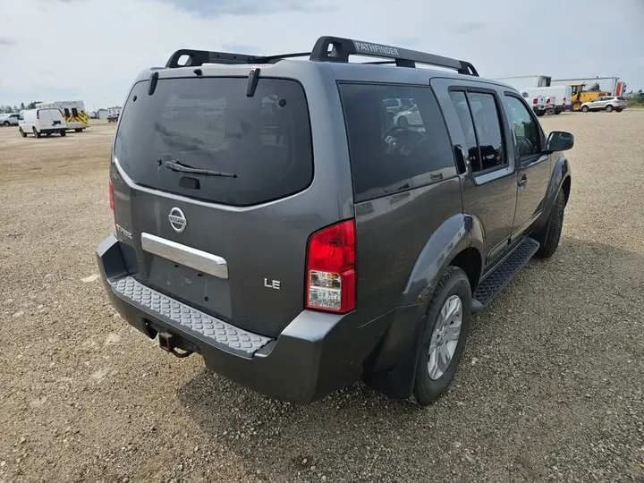 Nissan Pathfinder 2006 photo 4