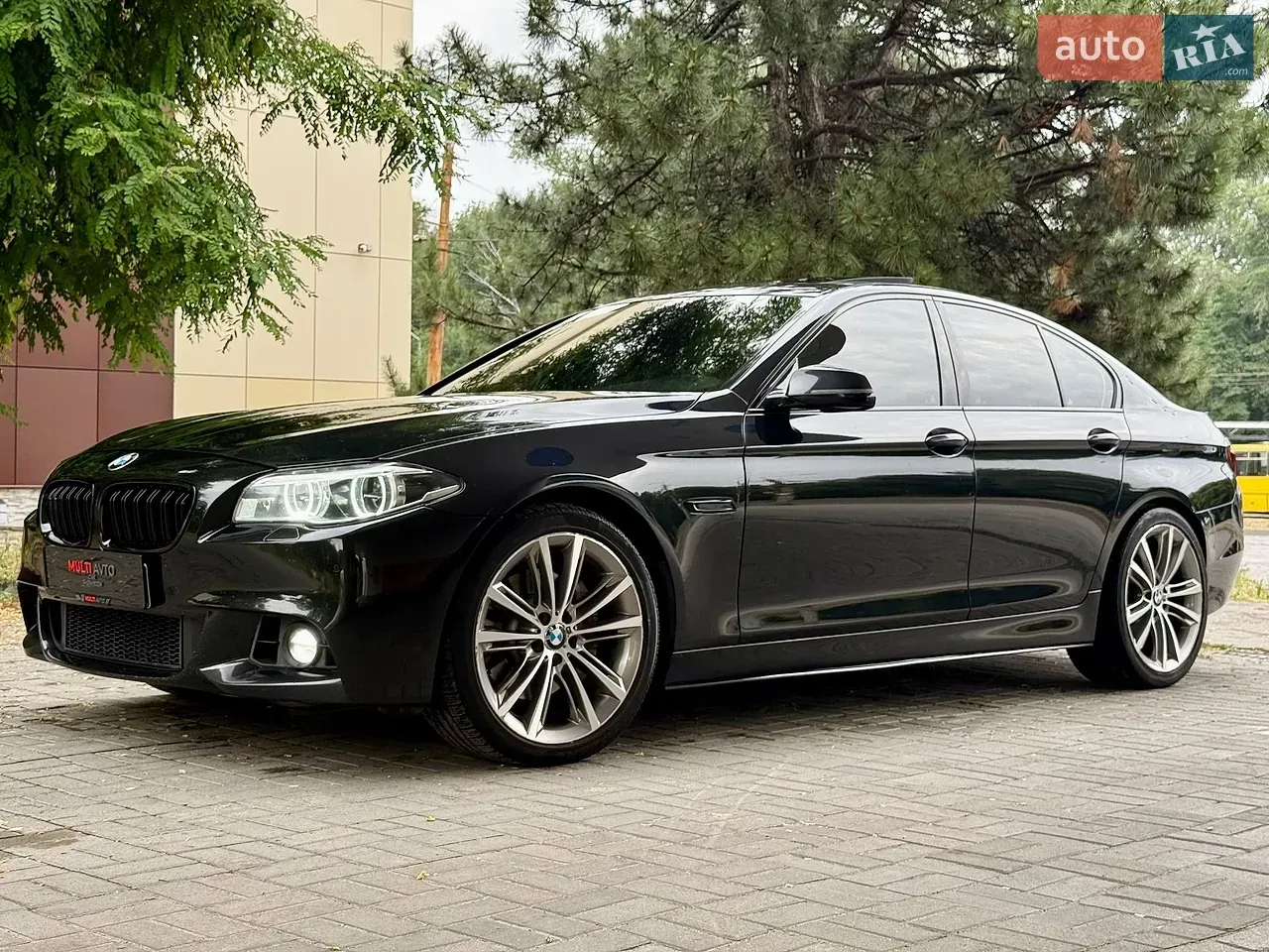 BMW 5 Series 2014 photo 3