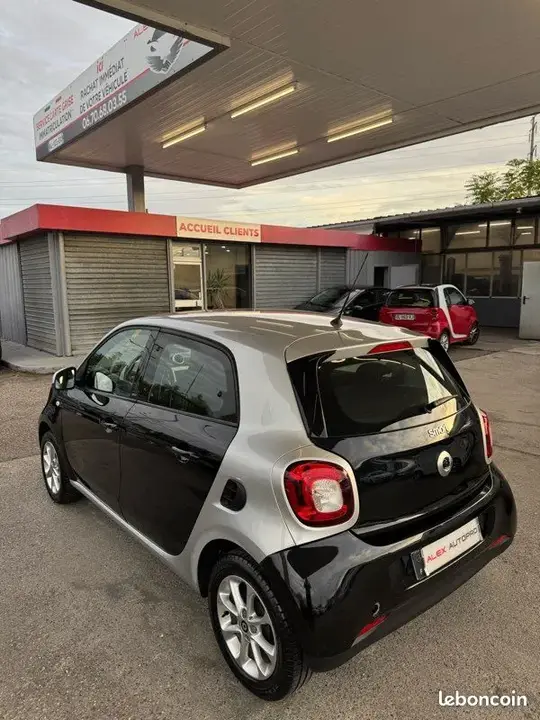 Smart Forfour 2015 photo 3