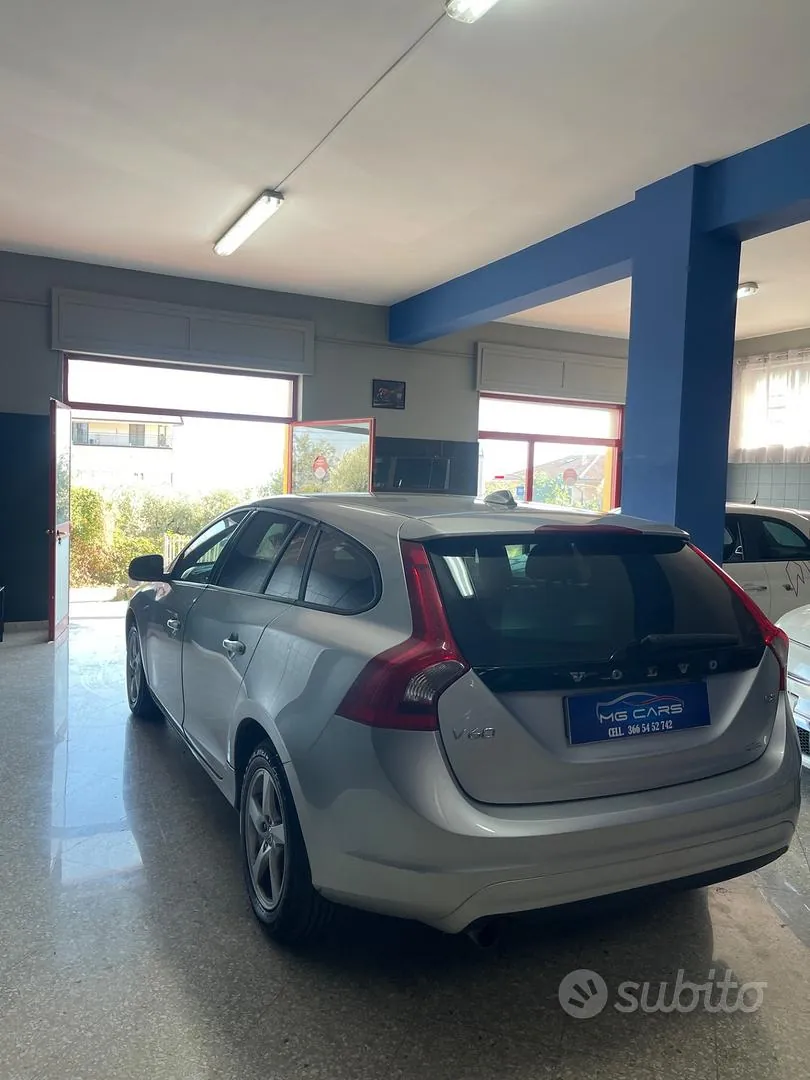 Volvo V60 2015 photo 4