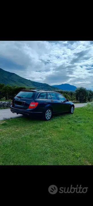 Mercedes-Benz C200 2011 photo 2
