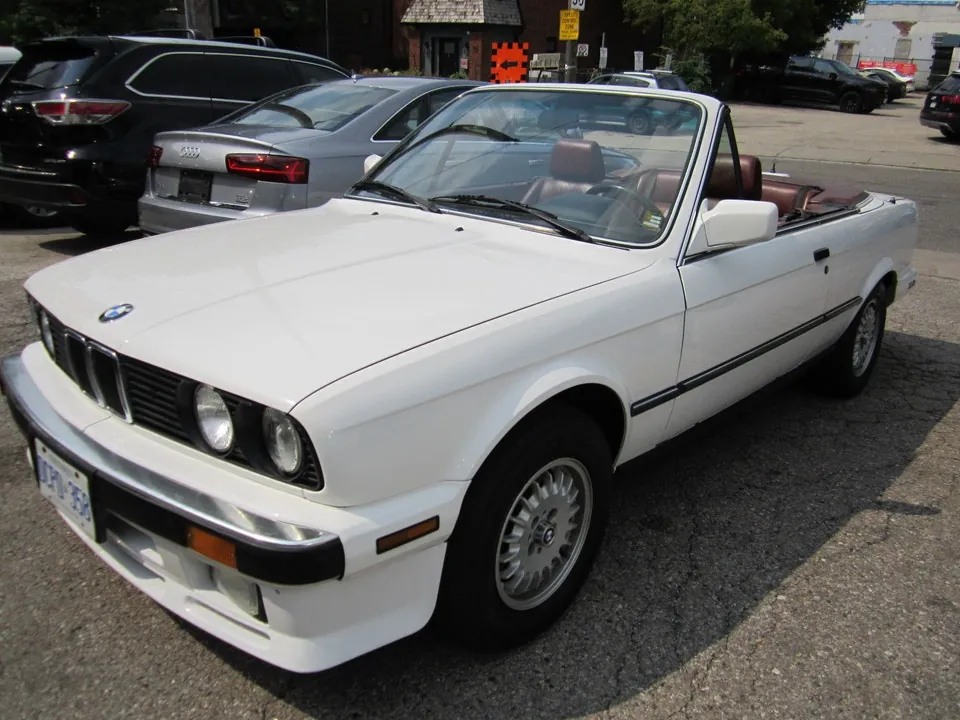 BMW 3 Series 1988 photo 2