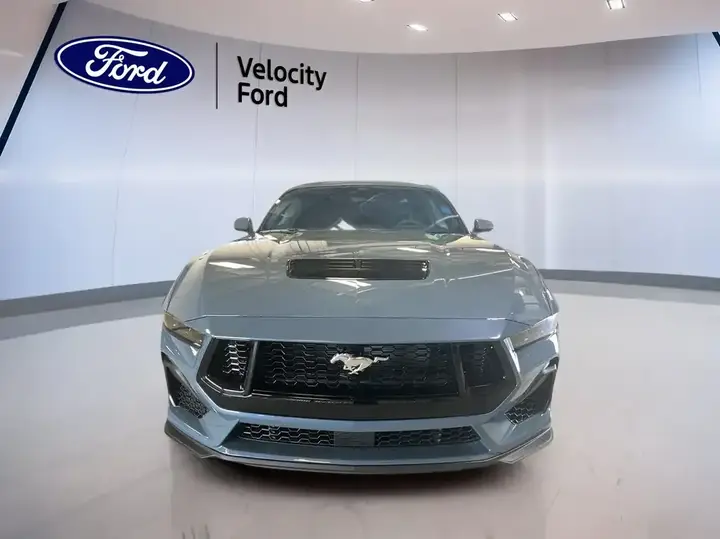 Ford Mustang 2026 photo 2