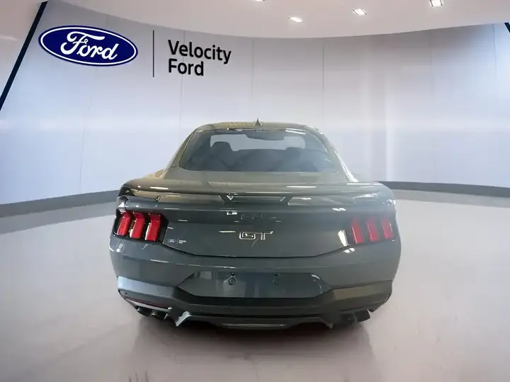 Ford Mustang 2026 photo 3