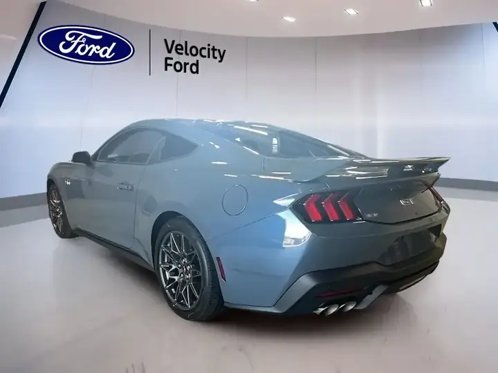 Ford Mustang 2026 photo 4