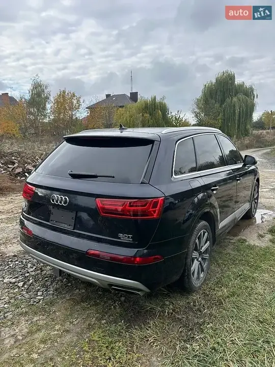 Audi Q7 2017 photo 4
