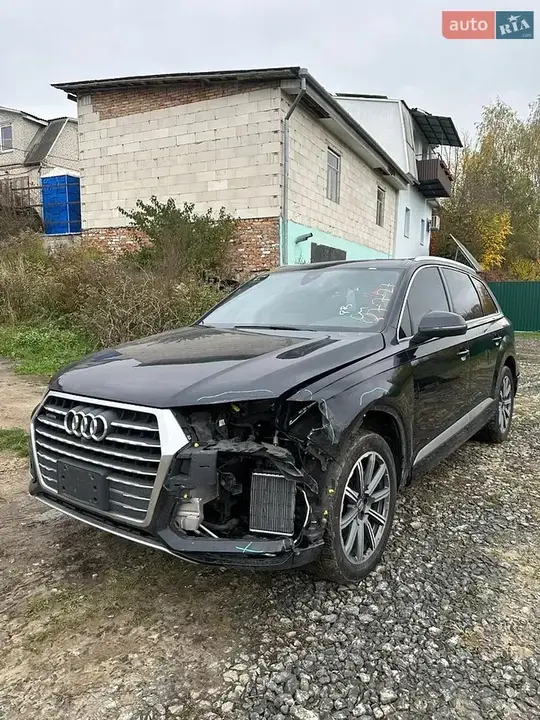 Audi Q7 2017 photo 2