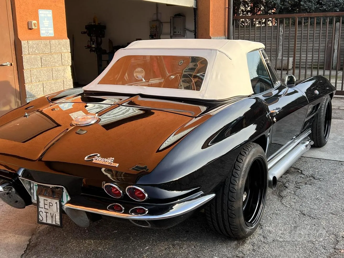 Chevrolet C2 1960 photo 4
