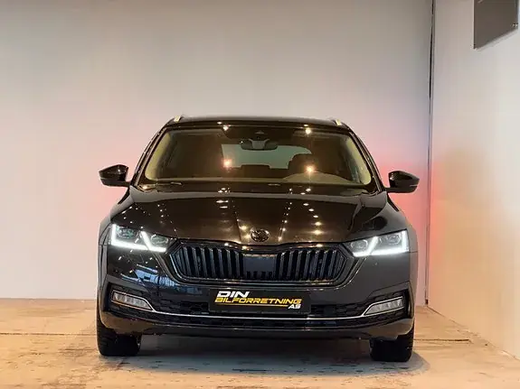 Skoda Octavia 2021 photo 2