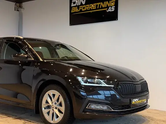 Skoda Octavia 2021 photo 3