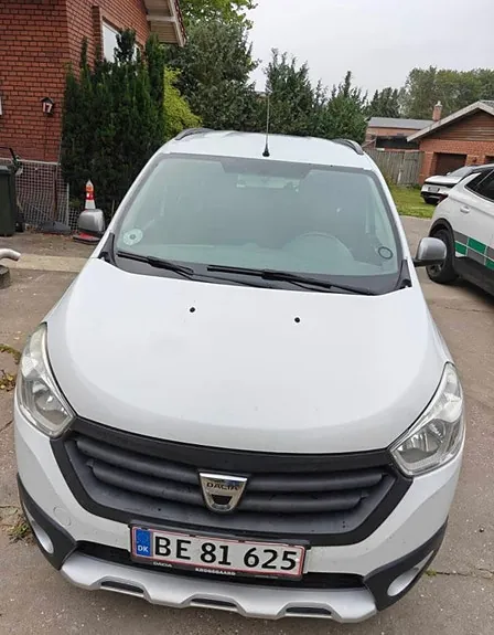 Dacia Lodgy Stepway 2016 photo 2