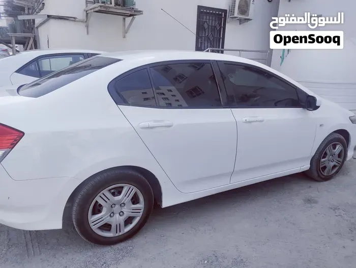 Honda City 2010 photo 3