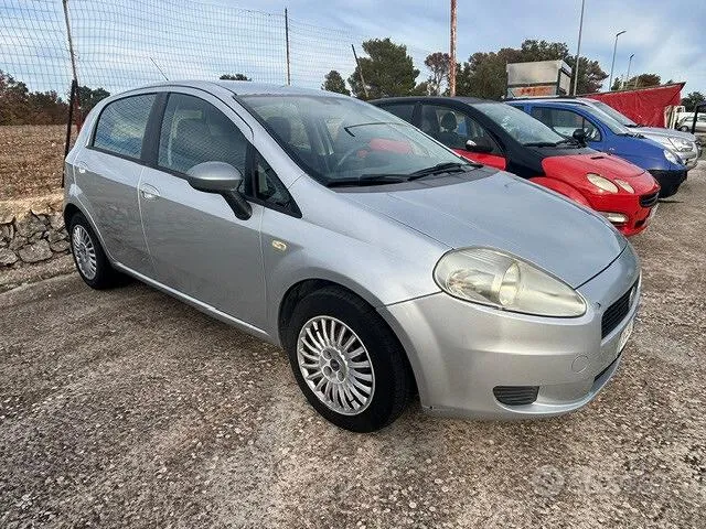 Fiat Grande Punto 2007 photo 3