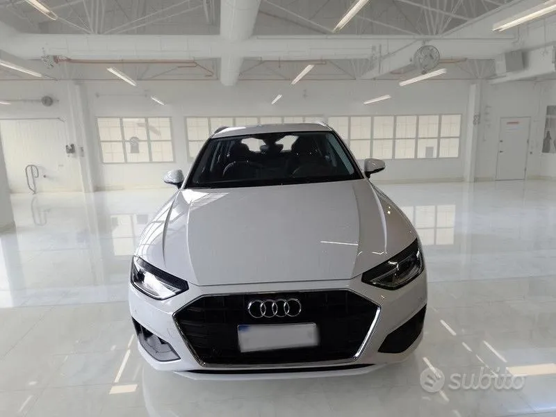 Audi A4 Avant 2022 photo 2
