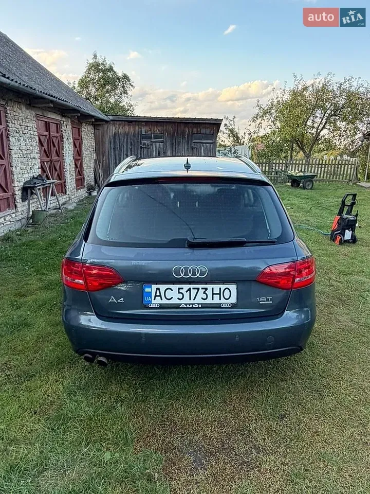 Audi A4 2009 photo 4