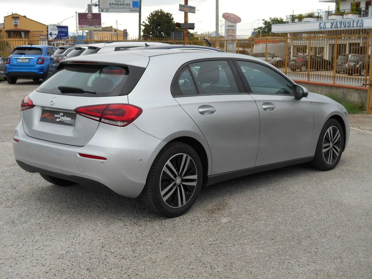 Mercedes-Benz A 180 2018 photo 5