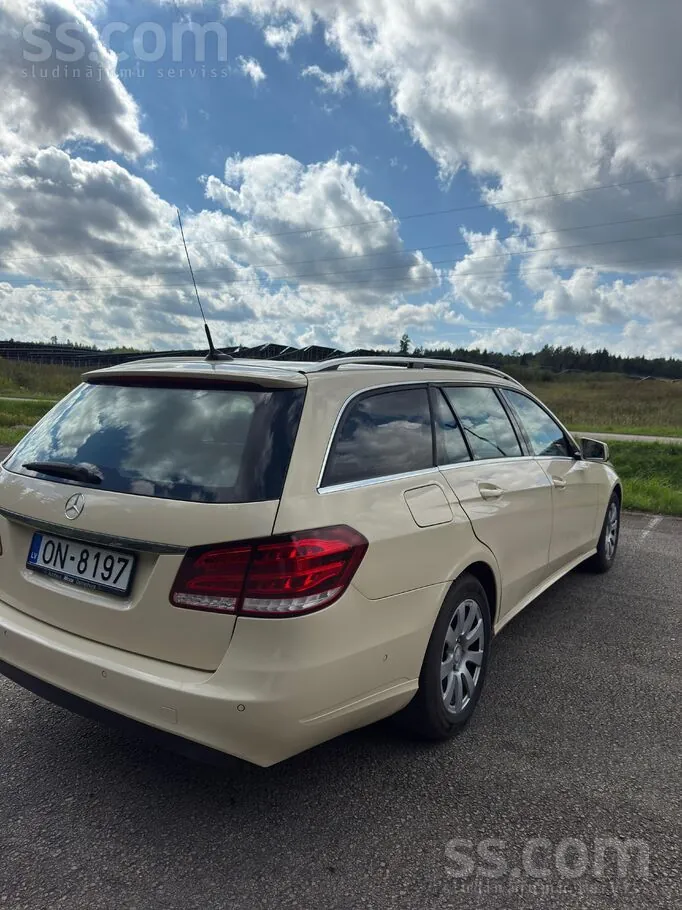 Mercedes-Benz E200 2016 photo 4