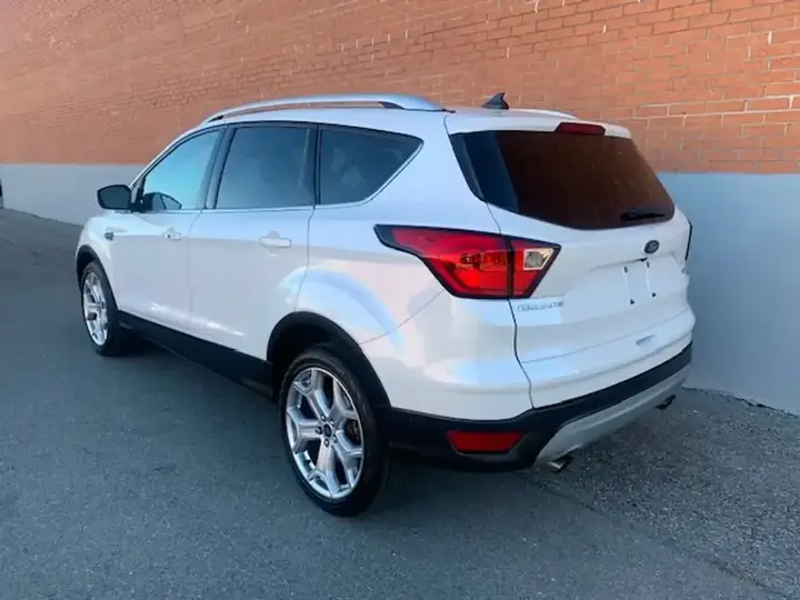 Ford Escape 2019 photo 3