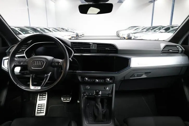 Audi Q3 2020 photo 2