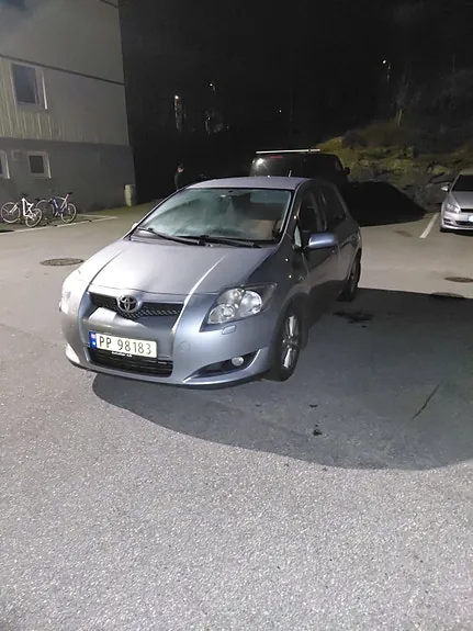 Toyota Auris 2009 photo 2