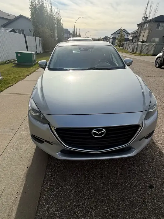 Mazda 3 2018 photo 2