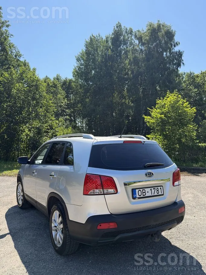 Kia Sorento 2010 photo 2