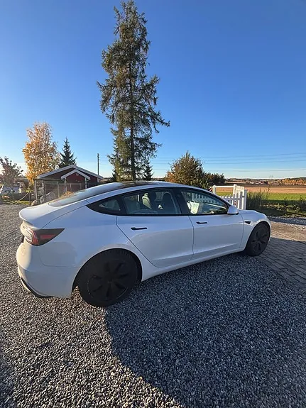 Tesla Model 3 2025 photo 5