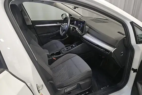 Volkswagen Golf I 2024 photo 5