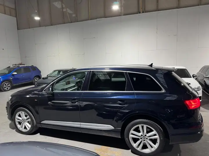 Audi Q7 2016 photo 5