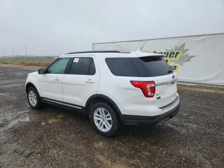 Ford Explorer 2018 photo 3