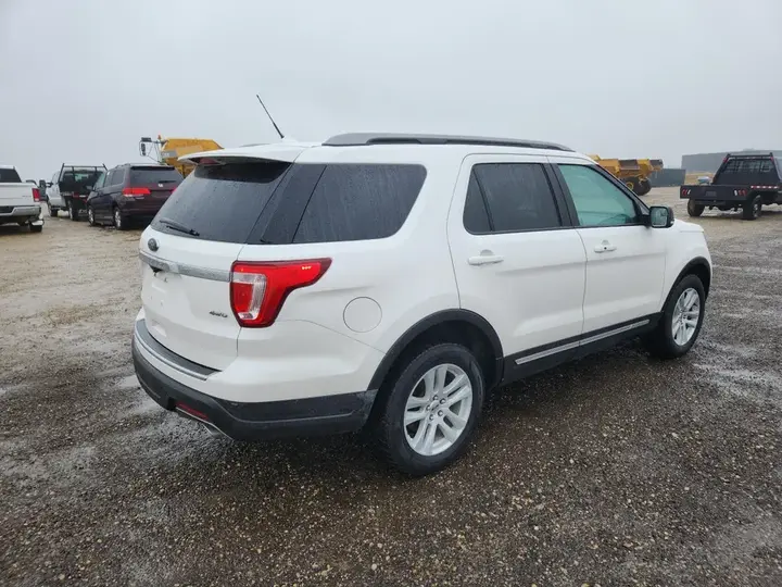 Ford Explorer 2018 photo 4