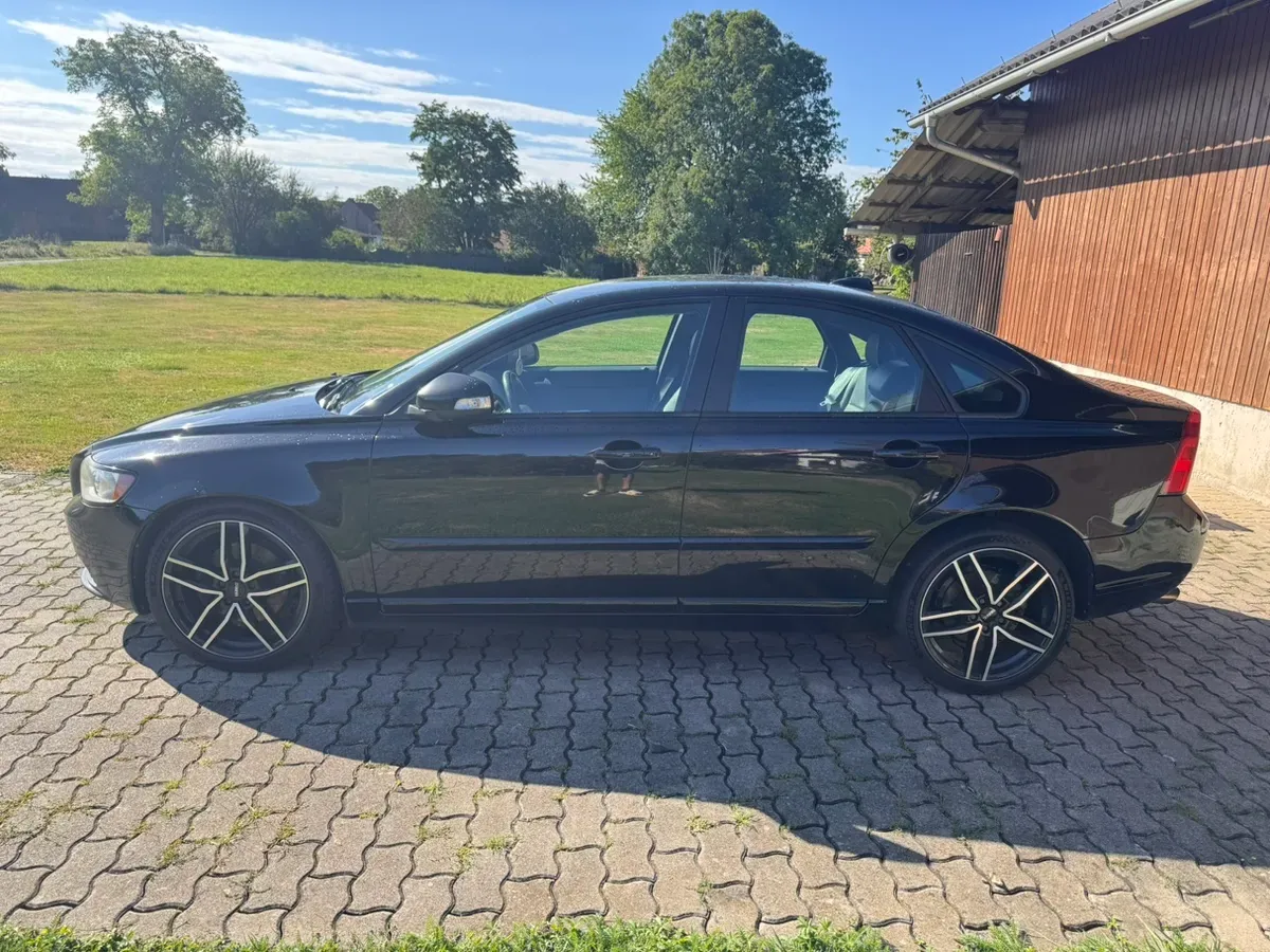 Volvo S40 2011 photo 3