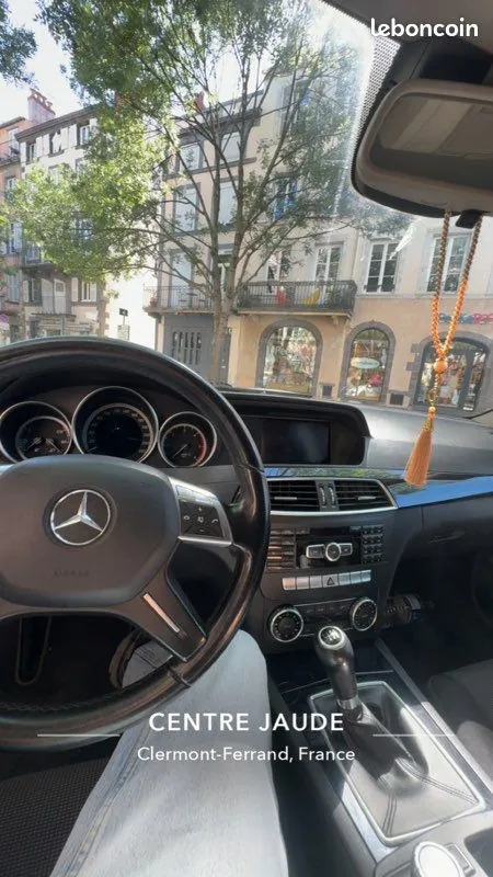Mercedes-Benz C-Class 2011 photo 2