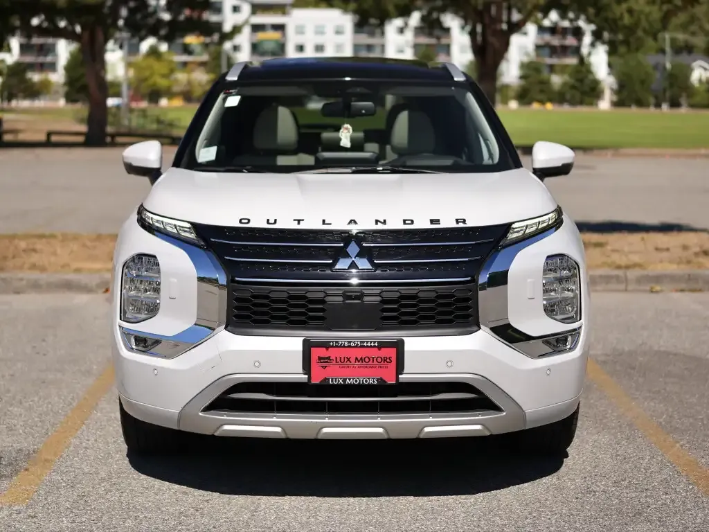 Mitsubishi Outlander 2024 photo 2