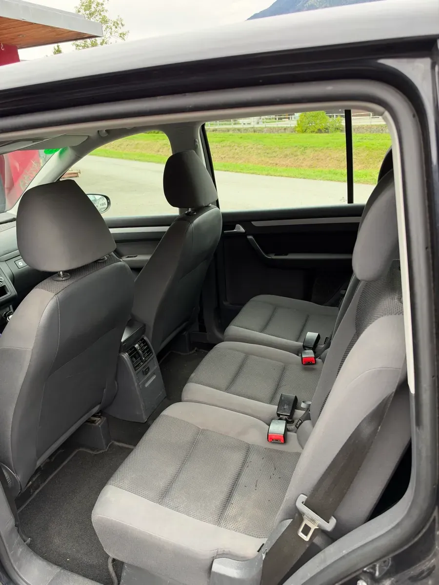 Volkswagen Touran 2014 photo 3